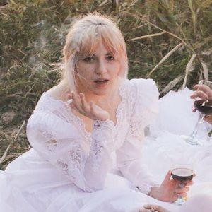 Meet your Posher, Luna